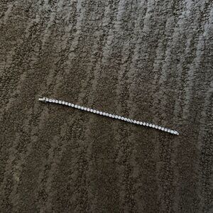 Women’s brand new shiny silver stylish fashionable tennis bracelet jewelry 1 pc